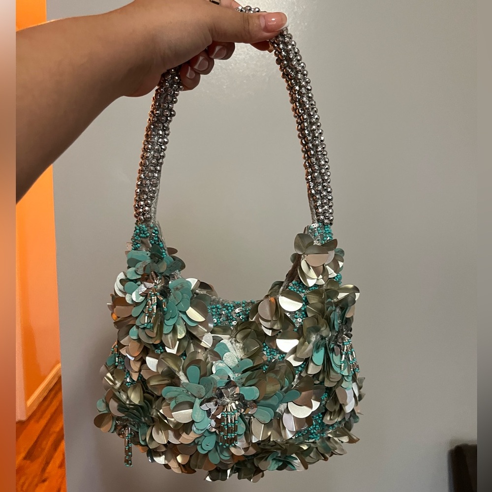 Elegant Floral Beaded Handbag